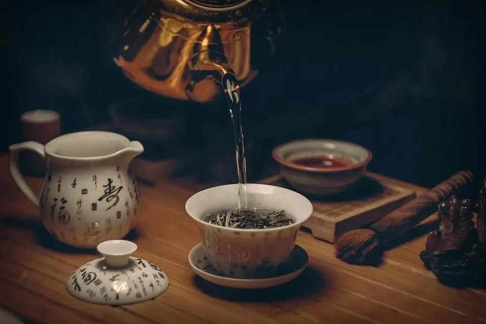 绿茶设备厂家：绿茶的介绍、注意事项以及饮茶的禁忌